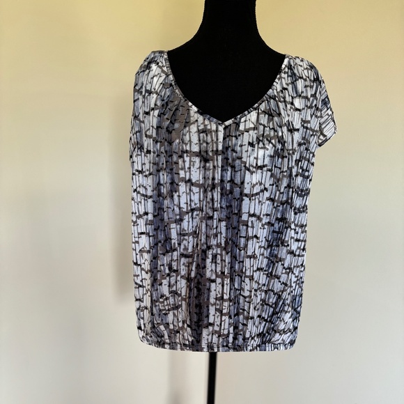 Calvin Klein Gray, Black & Blue Cap Sleeve Top - Picture 1 of 8